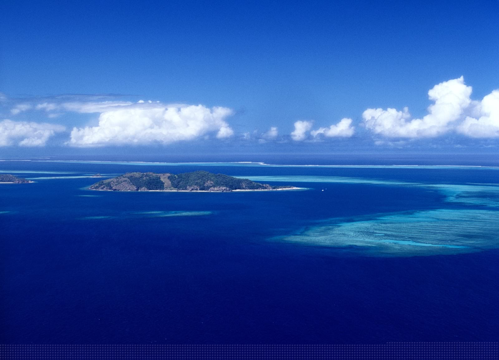 Blue lagoons and islands in Fiji’s Mamanucas